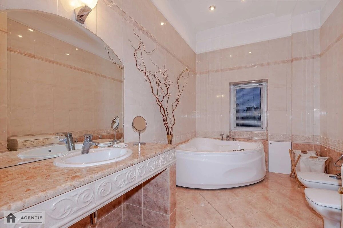 Apartment for rent. 4 rooms, 160 m², 6th floor/6 floors. 58, Saksaganskogo 58, Kyiv. 