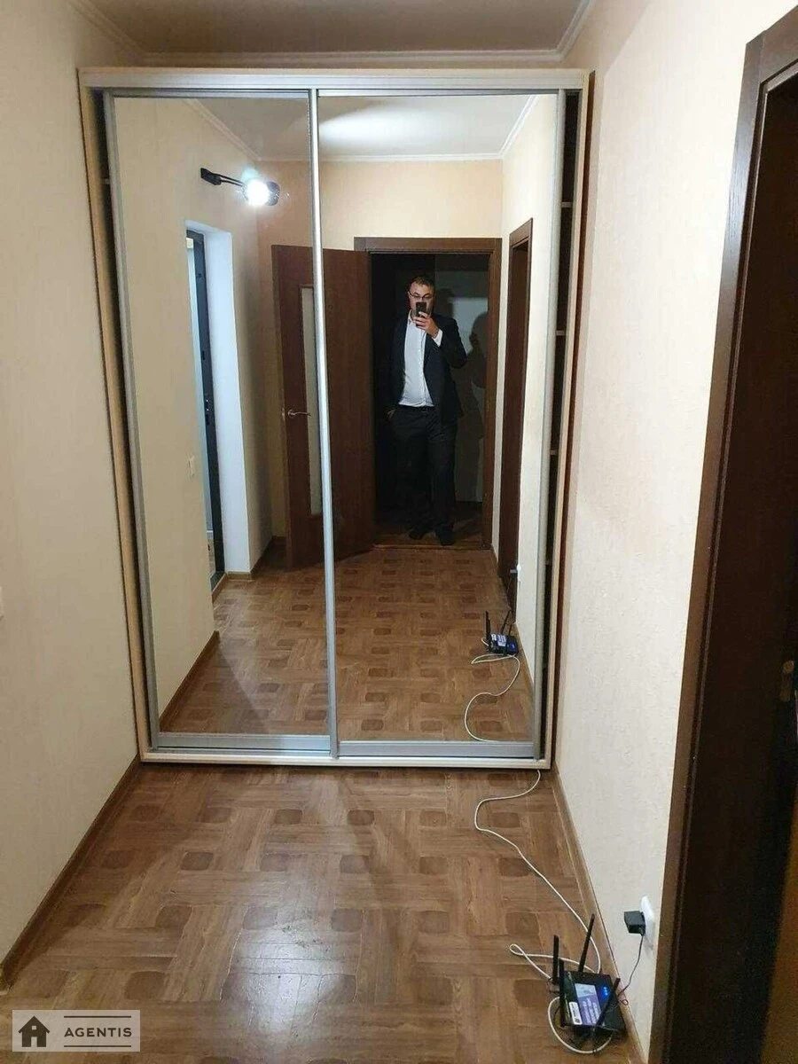 Apartment for rent. 1 room, 47 m², 4th floor/20 floors. 3, Baltiyskiy 3, Kyiv. 