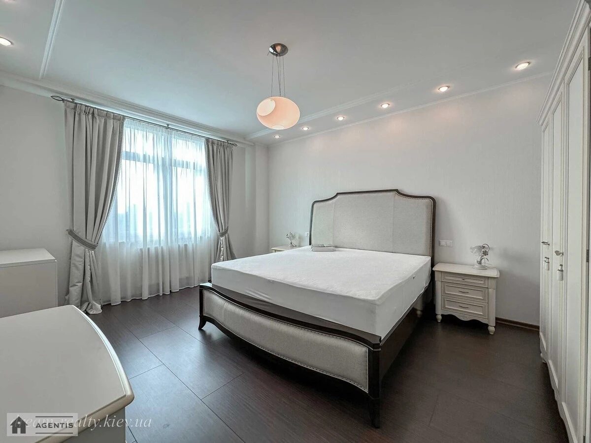 Apartment for rent. 2 rooms, 90 m², 20 floor/25 floors. 59, Zvirynetcka 59, Kyiv. 