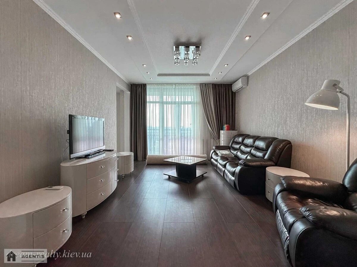 Apartment for rent. 2 rooms, 90 m², 20 floor/25 floors. 59, Zvirynetcka 59, Kyiv. 