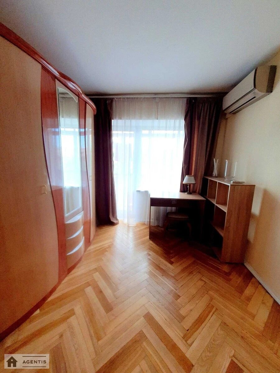 Сдам квартиру. 1 room, 33 m², 4th floor/5 floors. 13, Бастионная 13, Киев. 