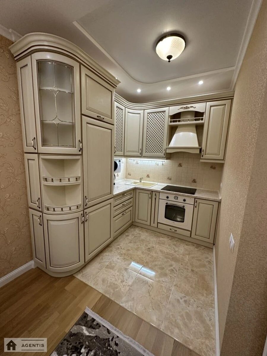 Apartment for rent. 1 room, 39 m², 4 floors. Regeneratorna, Kyiv. 