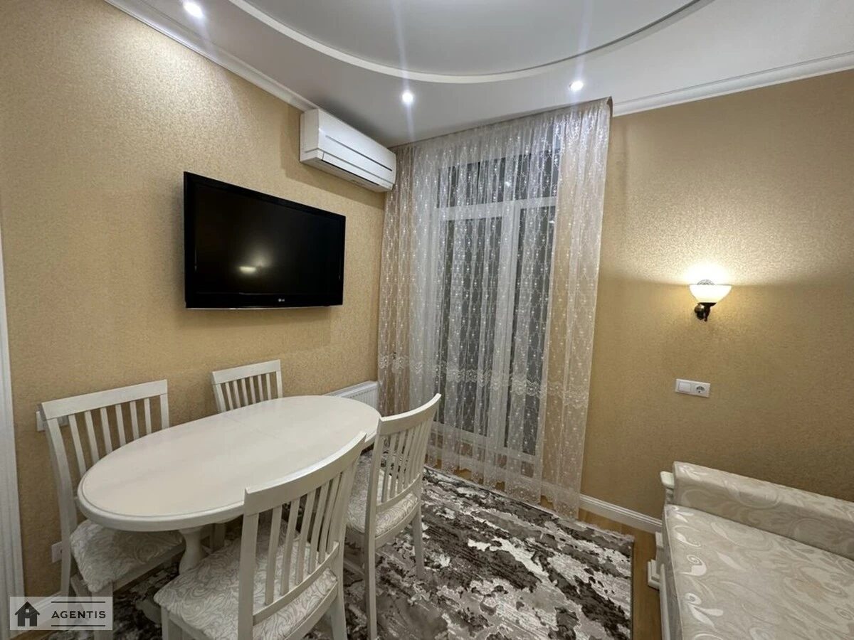 Apartment for rent. 1 room, 39 m², 4 floors. Regeneratorna, Kyiv. 