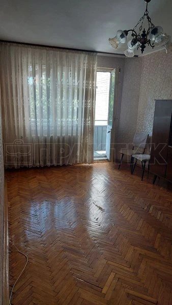 Apartments for sale 4 rooms, 763 m². Pyrohova vul., Chernihiv. 