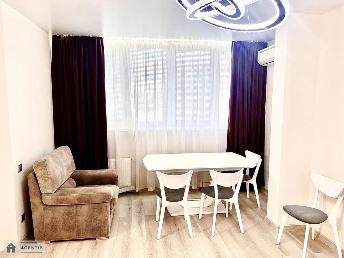 Apartment for rent. 1 room, 62 m², 13 floor/24 floors. 13, Golosiyivska 13, Kyiv. 