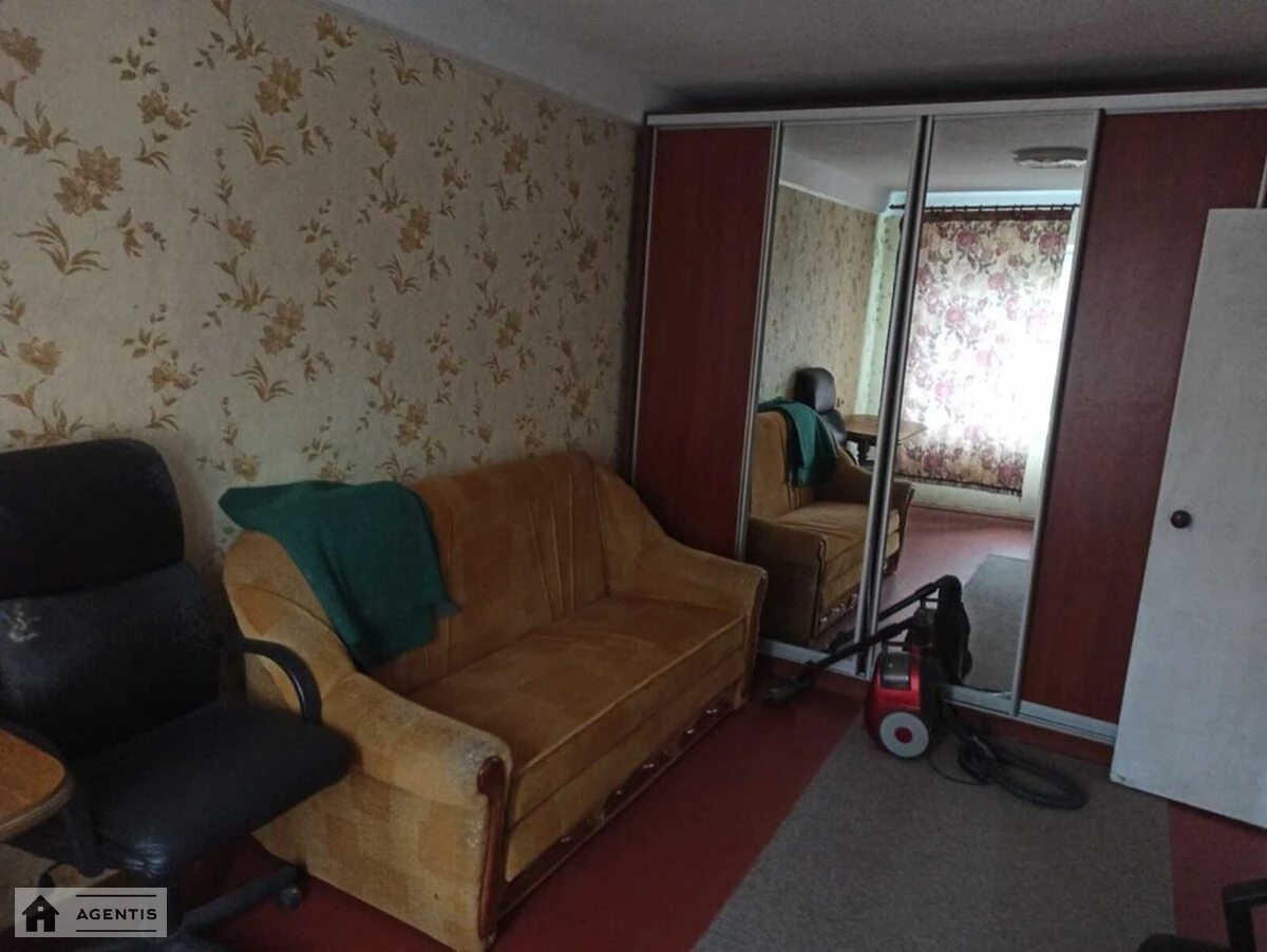 Здам квартиру. 3 rooms, 61 m², 4th floor/5 floors. 1, Академіка Корольова вул., Київ. 