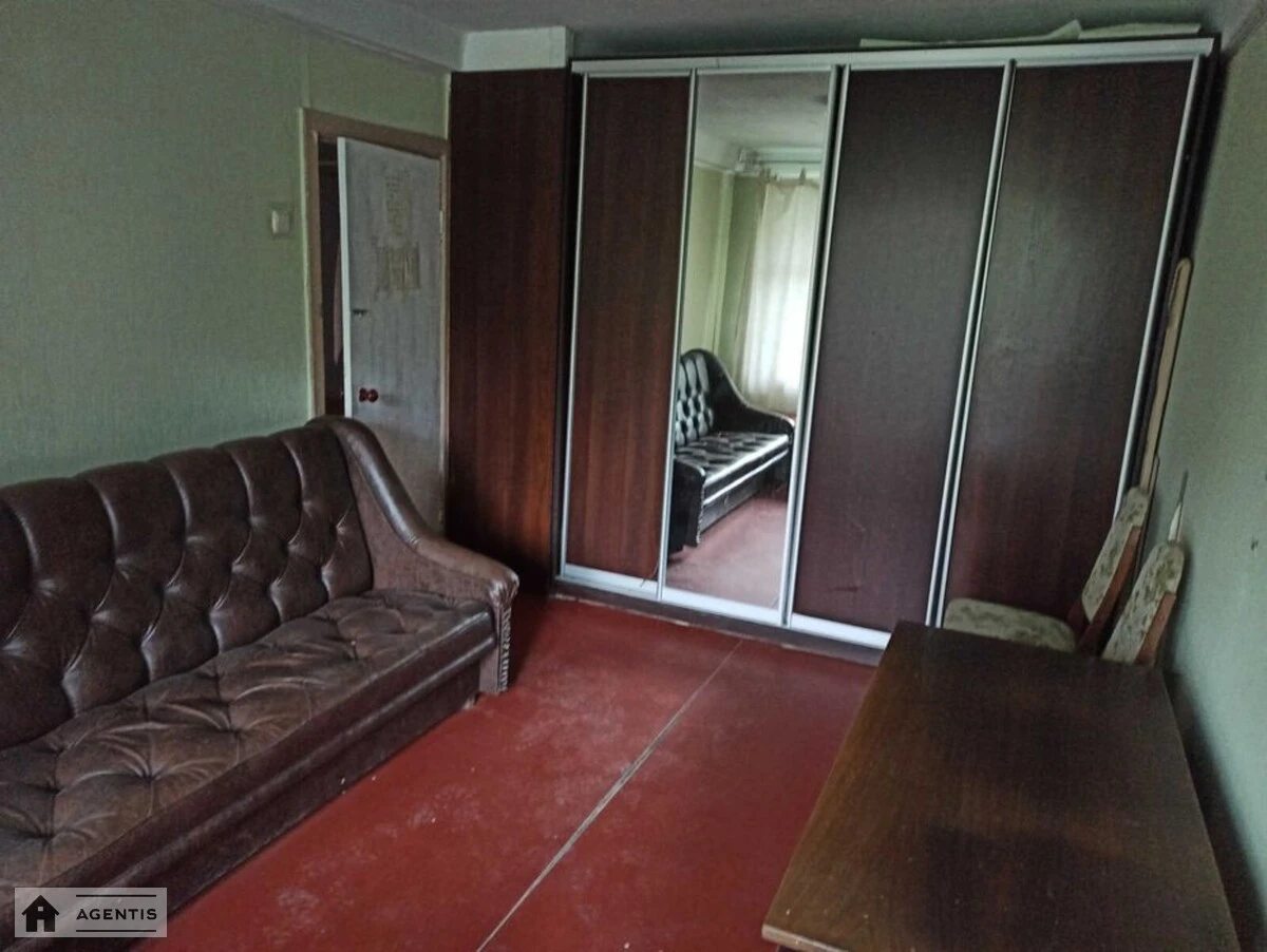 Apartment for rent. 3 rooms, 61 m², 4th floor/5 floors. 1, Akademika Korolova vul., Kyiv. 