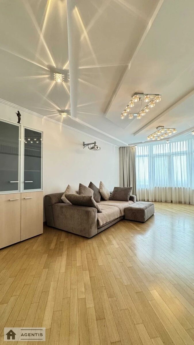 Apartment for rent. 3 rooms, 130 m², 15 floor/28 floors. 12, Volodymyra Ivasyuka prosp. Heroyiv Stalinhrada, Kyiv. 