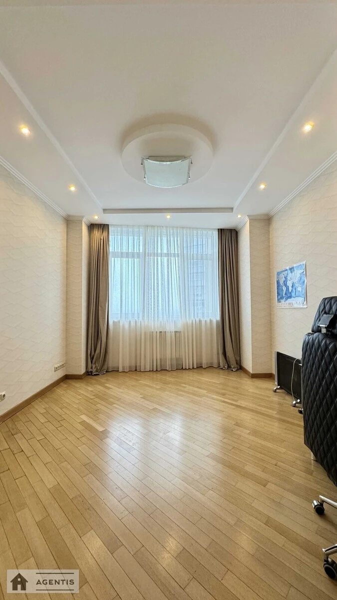 Apartment for rent. 3 rooms, 130 m², 15 floor/28 floors. 12, Volodymyra Ivasyuka prosp. Heroyiv Stalinhrada, Kyiv. 