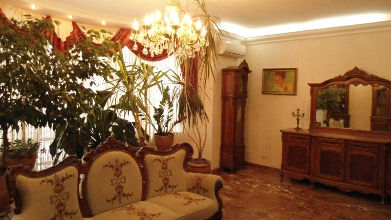Apartment for rent. 3 rooms, 120 m², 7th floor/12 floors. 50, Zolotoustivska 50, Kyiv. 