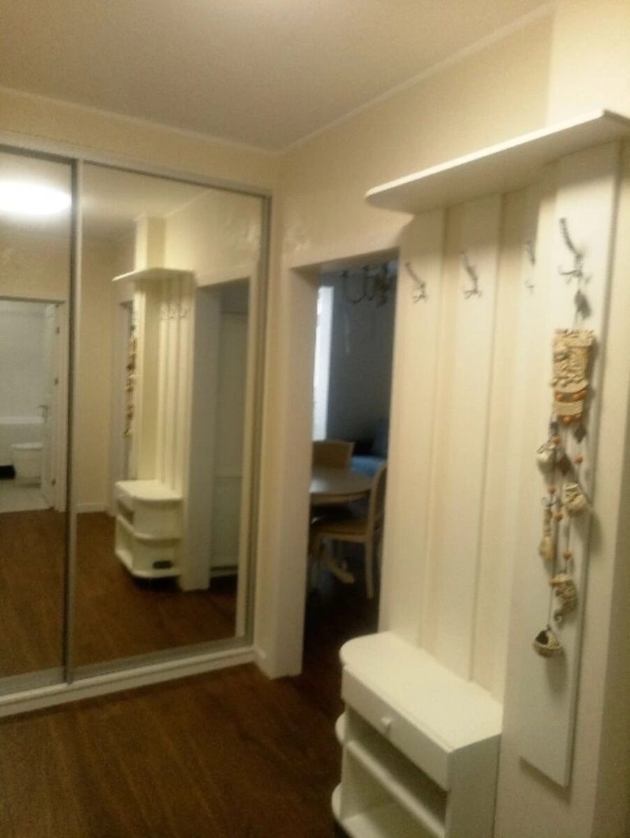 Apartment for rent. 2 rooms, 55 m², 12 floor/24 floors. 3, Yuriya Kondratyuka vul., Kyiv. 