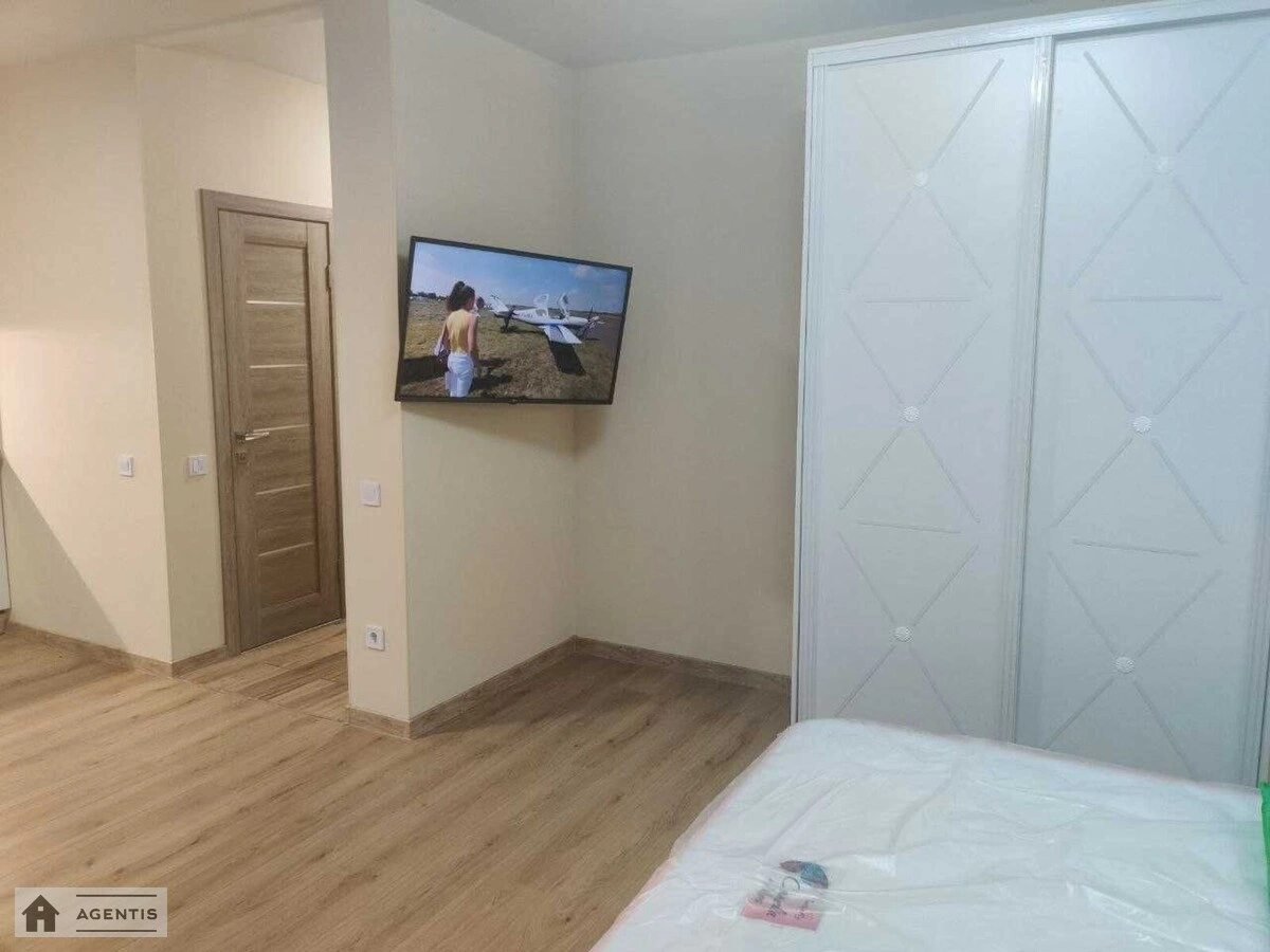 Сдам квартиру. 1 room, 37 m², 21 floor/26 floors. 27, Краковская 27, Киев. 