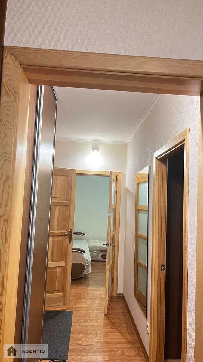 Здам квартиру. 2 rooms, 60 m², 10th floor/16 floors. 10, Михайла Гришка вул., Київ. 