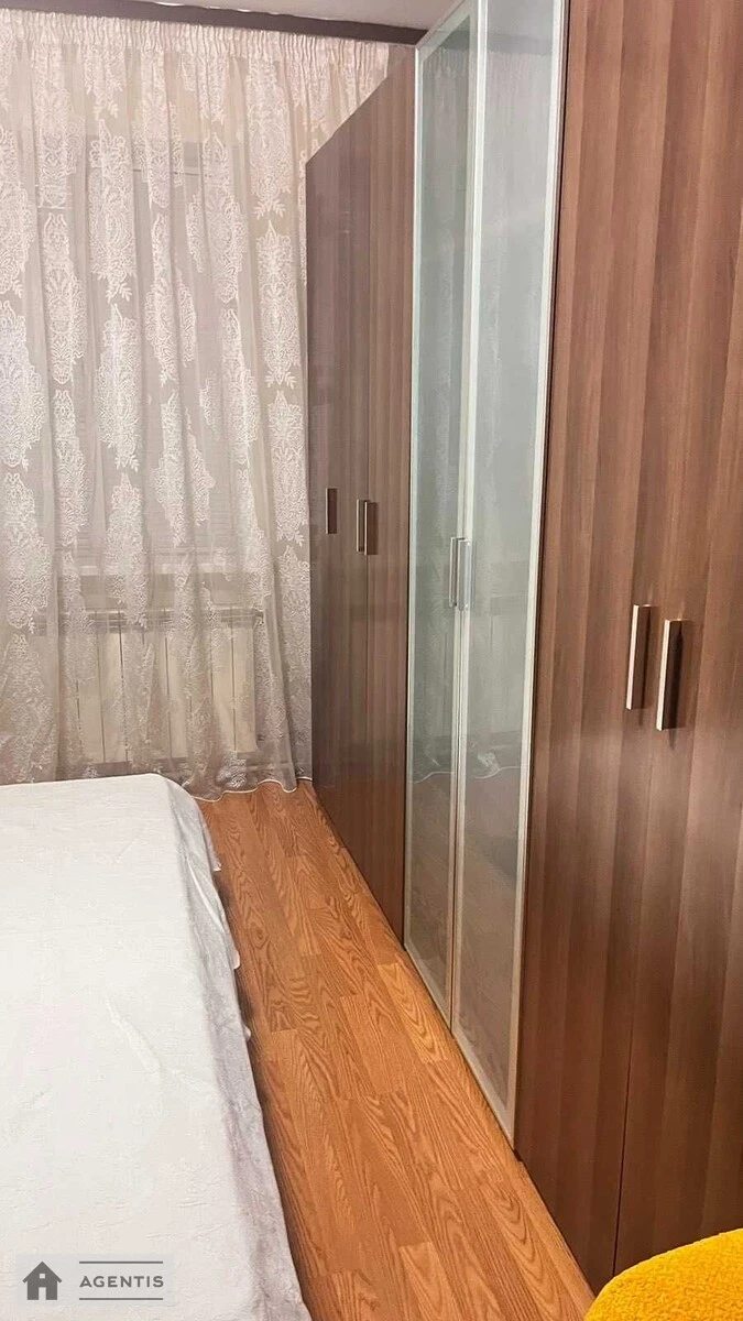 Здам квартиру. 2 rooms, 60 m², 10th floor/16 floors. 10, Михайла Гришка вул., Київ. 