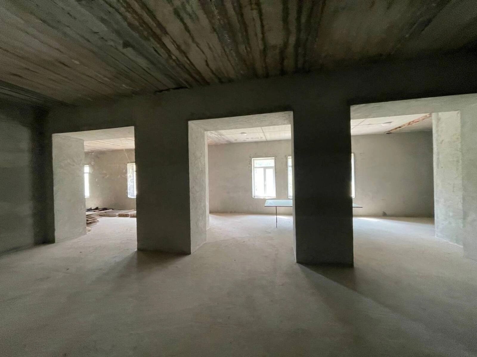 Продаж комерційного приміщення 353 m², 1 пов./10 поверхів. Іллєнка вул., Тернопіль. 