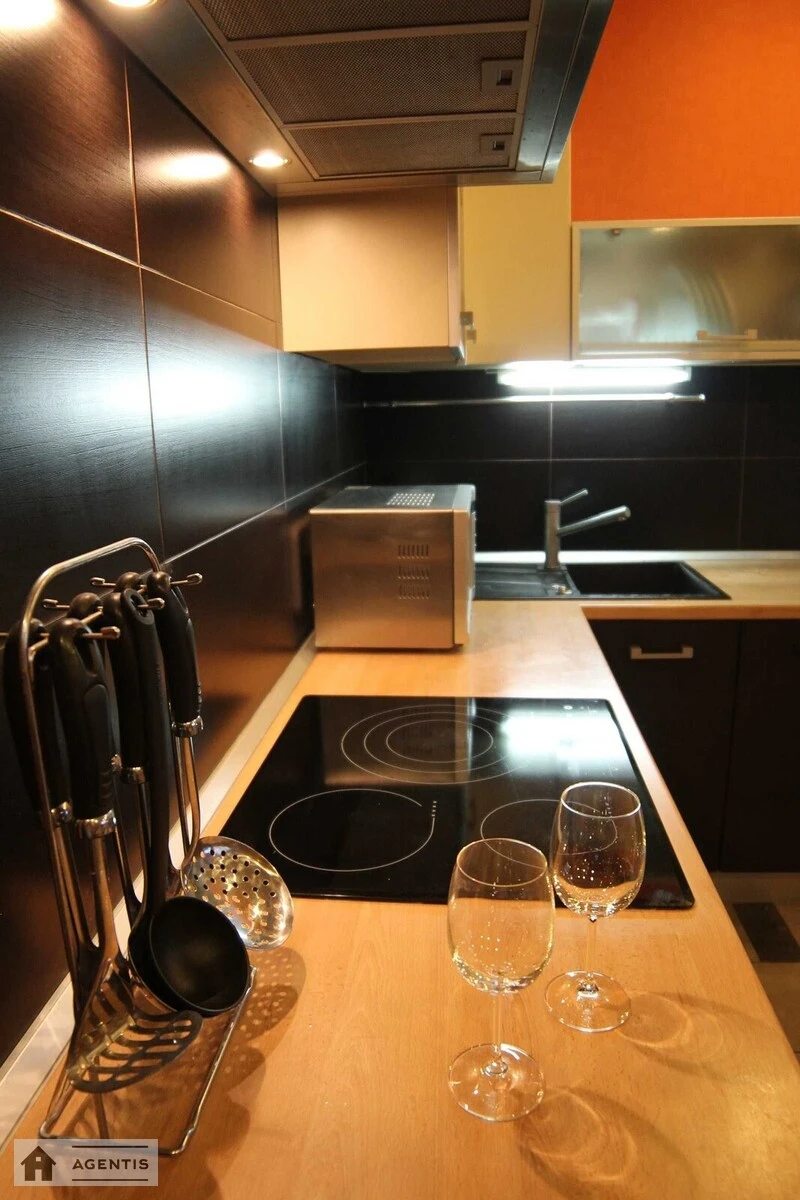 Apartment for rent. 2 rooms, 54 m², 15 floor/22 floors. 99, Avtozavodska 99, Kyiv. 