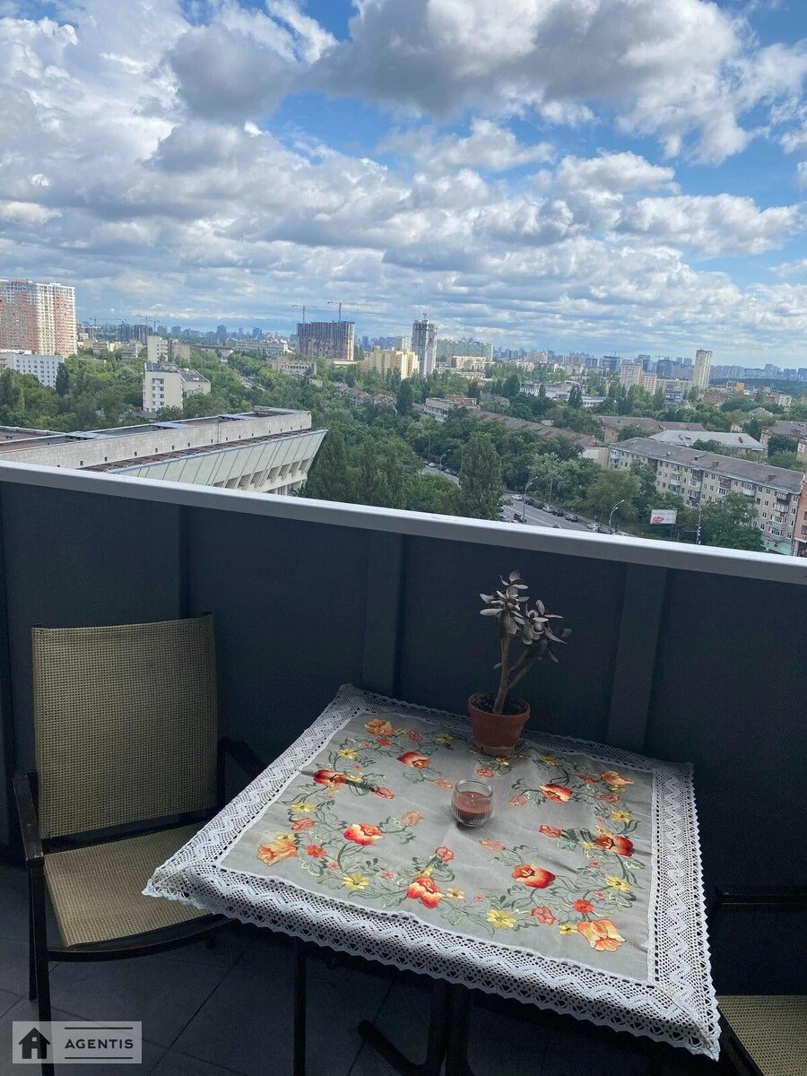 Сдам квартиру. 2 rooms, 44 m², 13 floor/24 floors. 100, Васильковская 100, Киев. 