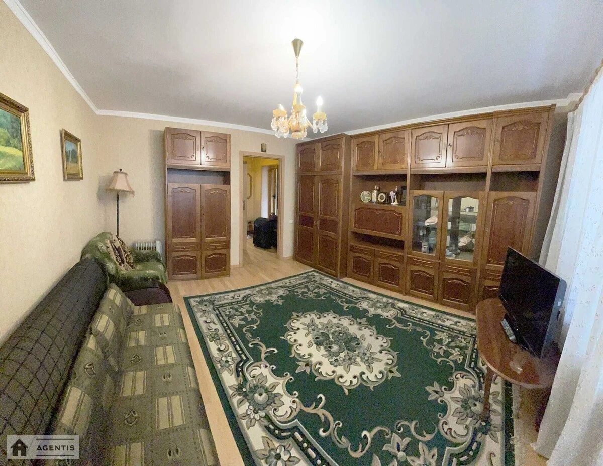 Сдам квартиру. 1 room, 39 m², 3rd floor/16 floors. 152, Антоновича вул. (Горького), Киев. 