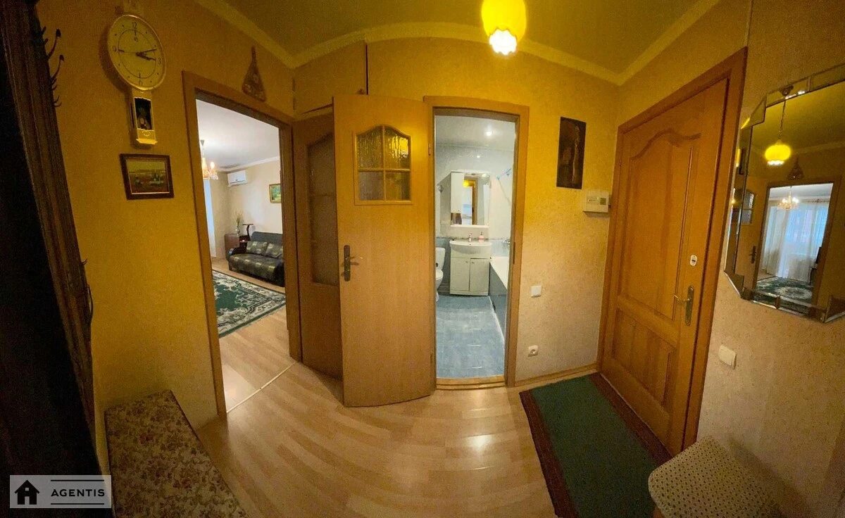 Сдам квартиру. 1 room, 39 m², 3rd floor/16 floors. 152, Антоновича вул. (Горького), Киев. 