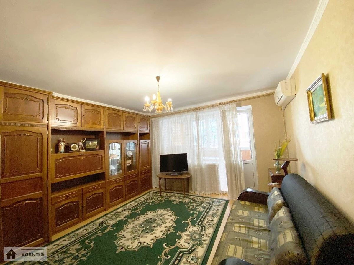 Сдам квартиру. 1 room, 39 m², 3rd floor/16 floors. 152, Антоновича вул. (Горького), Киев. 