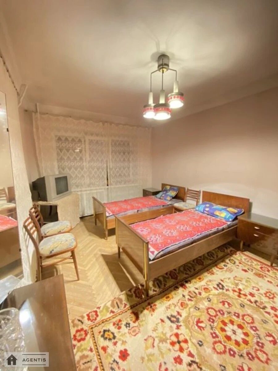 Сдам квартиру. 2 rooms, 43 m², 4th floor/5 floors. Задорожний, Киев. 