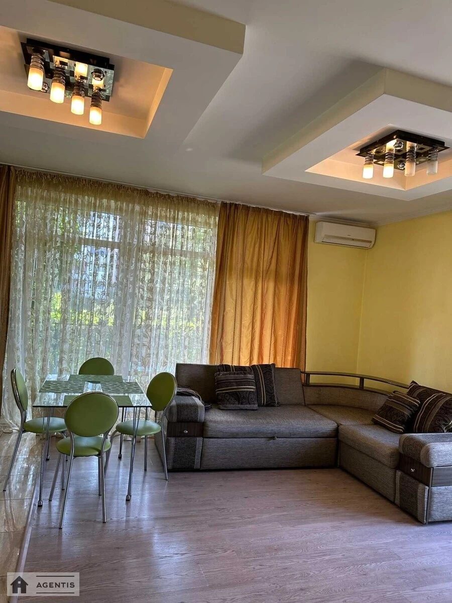 Apartment for rent. 2 rooms, 54 m², 2nd floor/4 floors. 108, Zamkovetcka 108, Kyiv. 