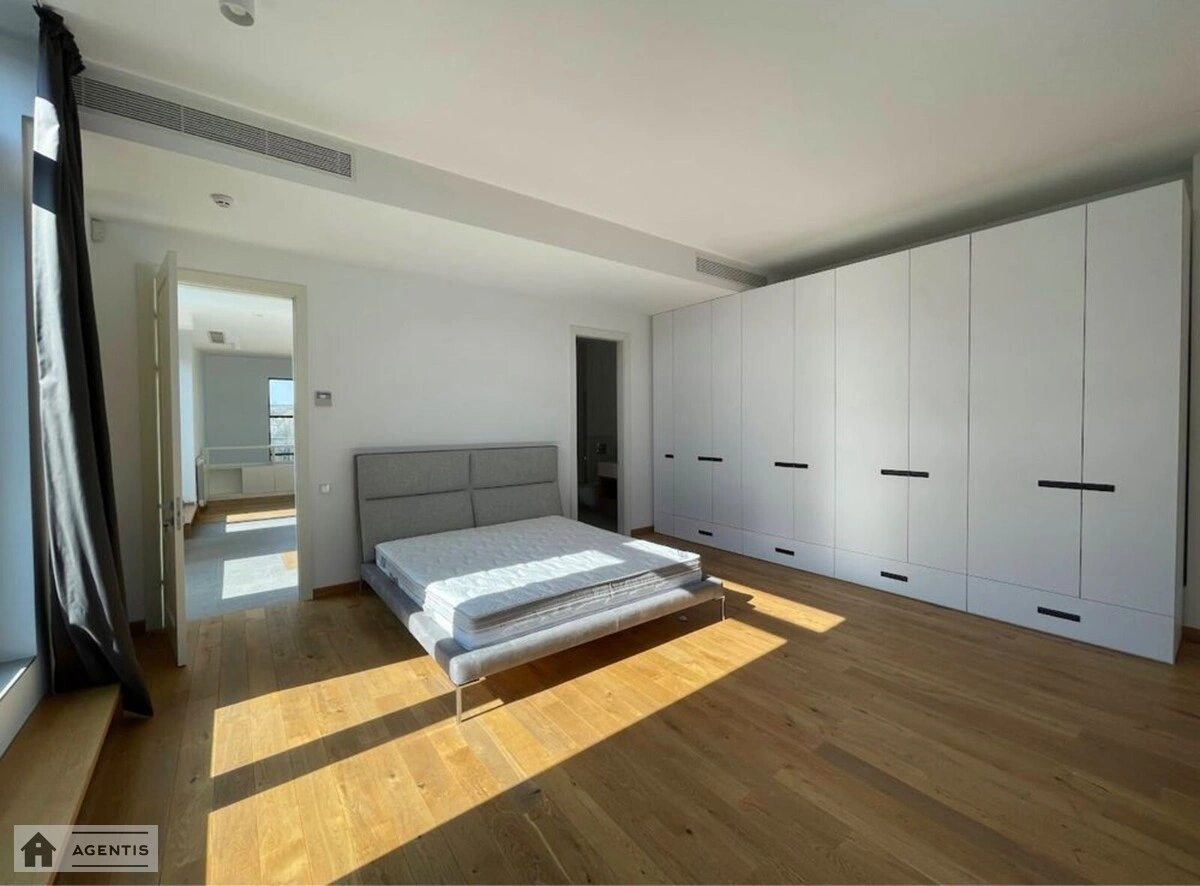Apartment for rent. 4 rooms, 250 m², 5th floor/5 floors. Redutna, Kyiv. 