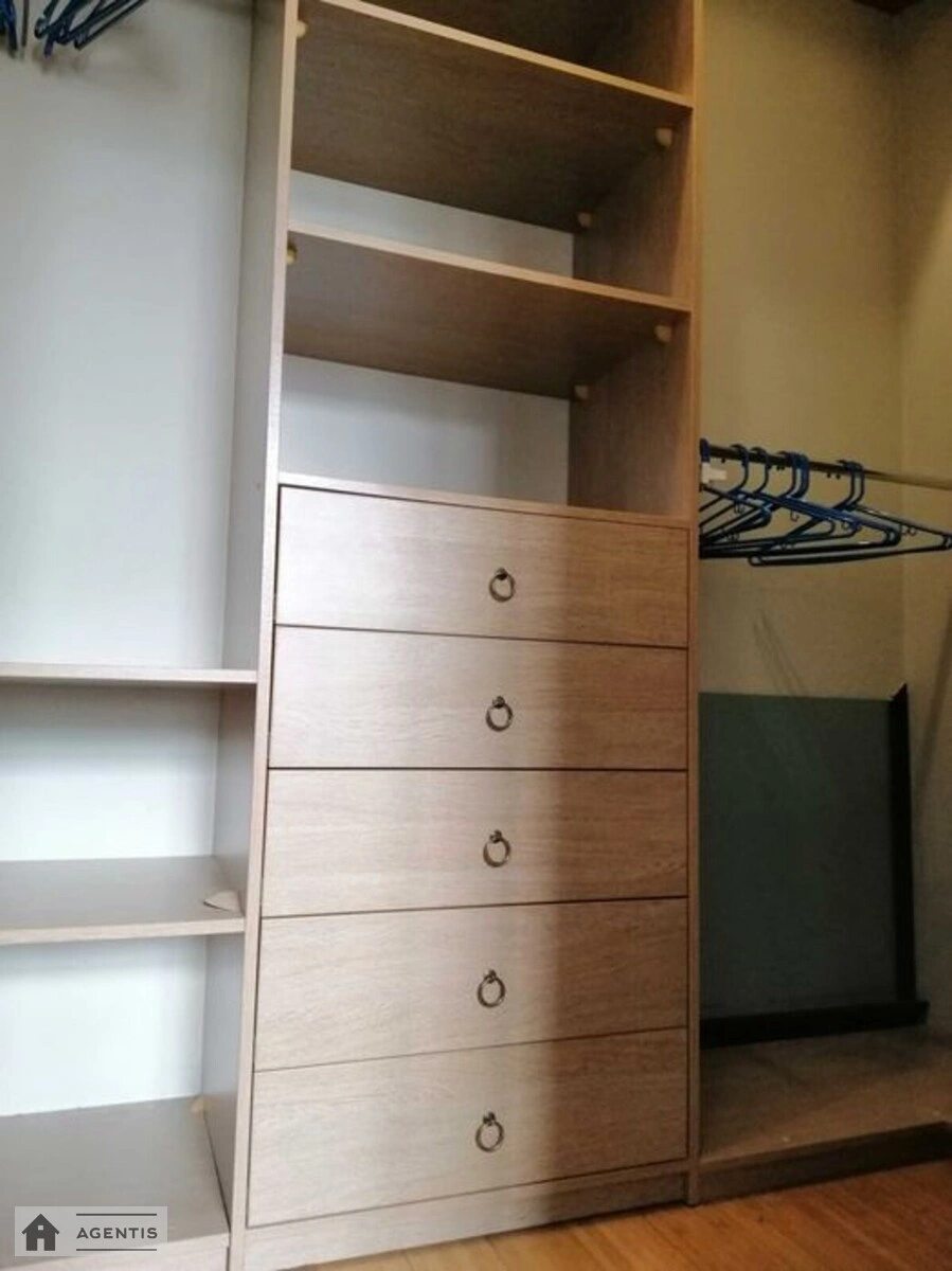 Здам квартиру. 3 rooms, 56 m², 5th floor/8 floors. Печерський район, Київ. 