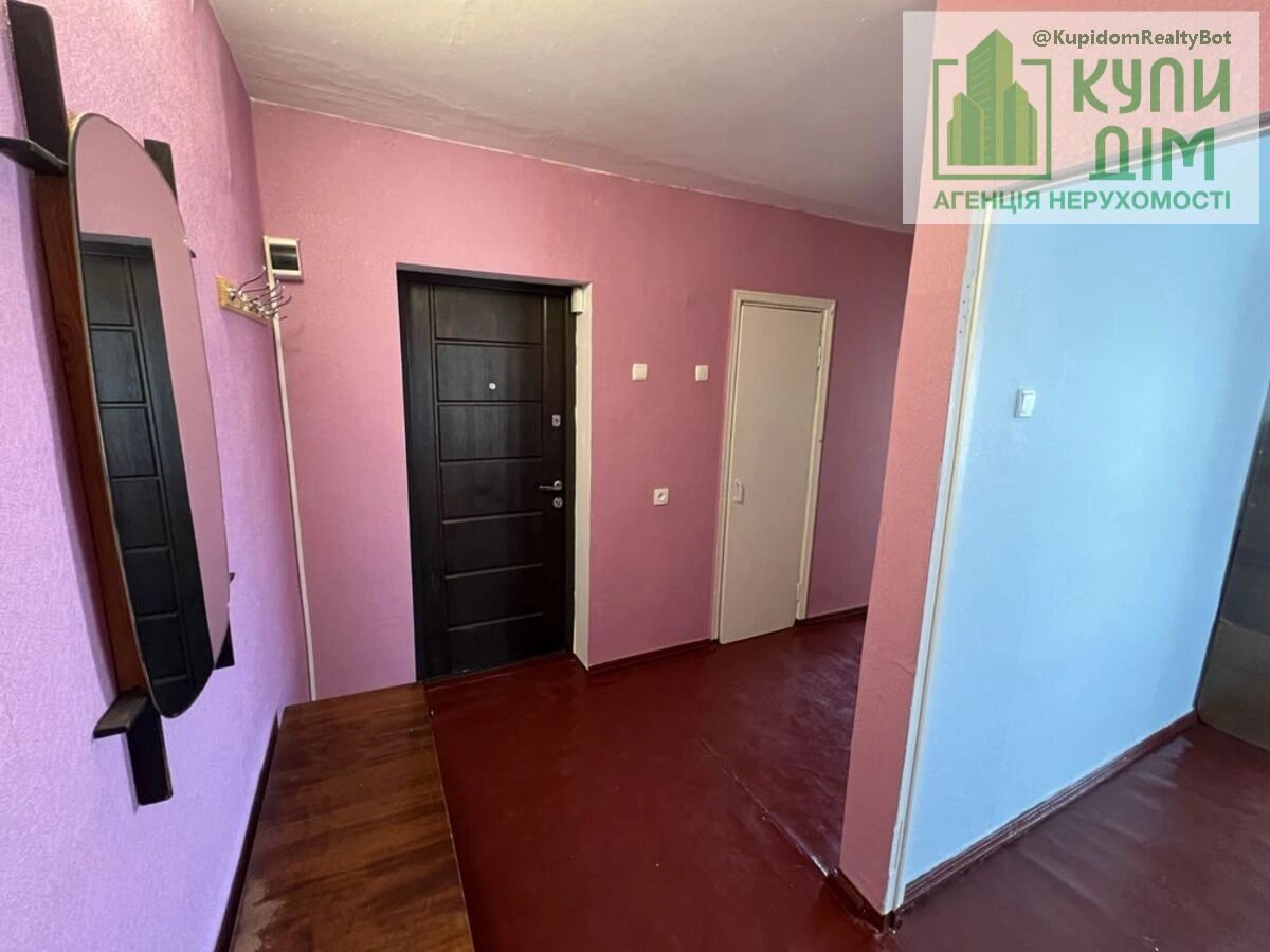 Продаж квартири 1 кімната, 37 m², 10 пов./10 поверхів. Вокзальна вулиця (Жовтневої Революції), Кропивницький. 