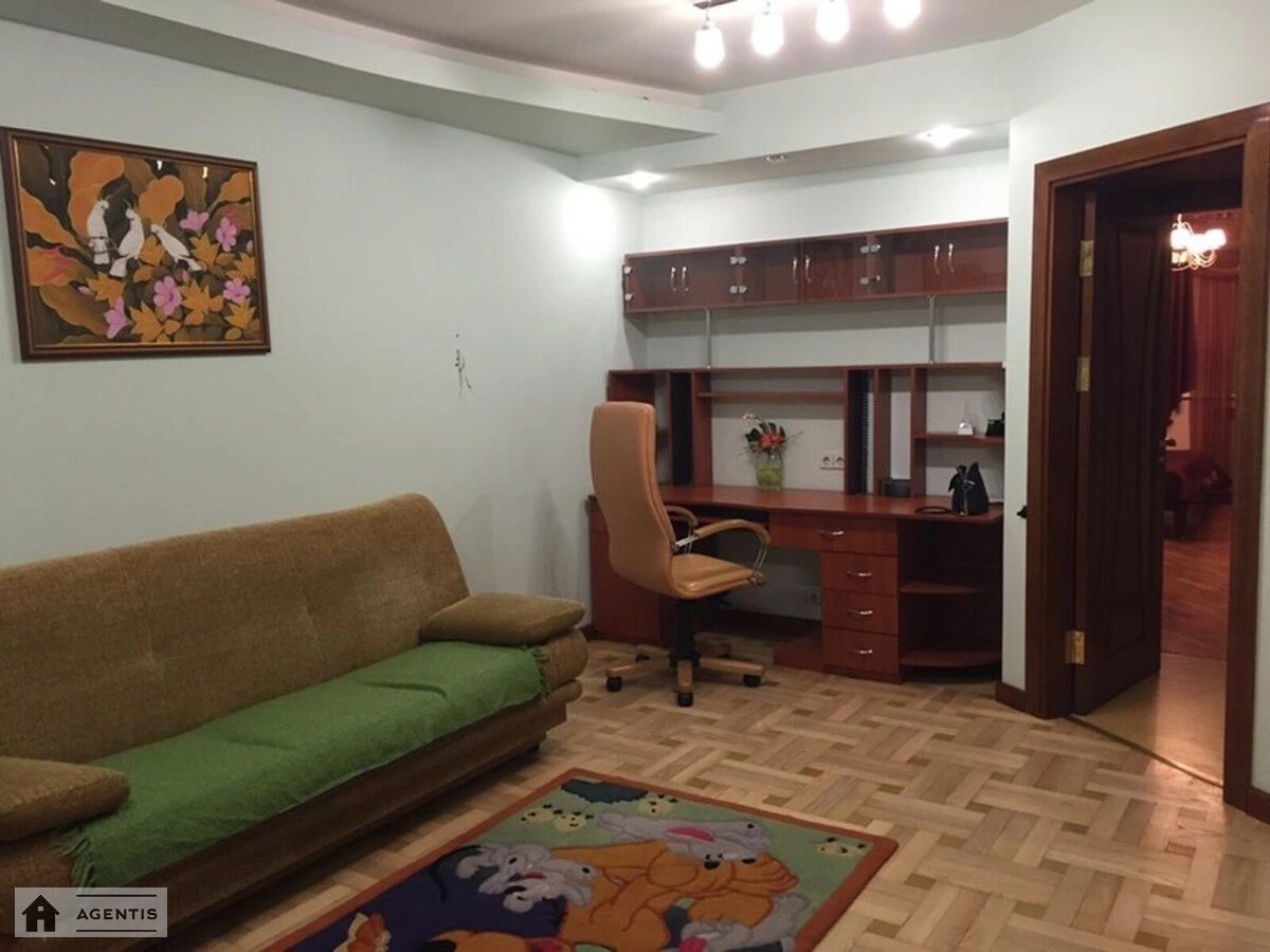 Apartment for rent. 2 rooms, 66 m², 2nd floor/6 floors. 31, Turivska 31, Kyiv. 