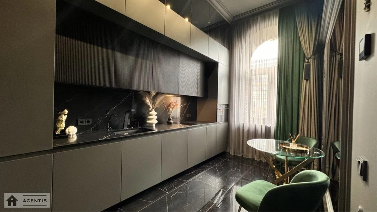 Apartment for rent. 2 rooms, 76 m², 4th floor/4 floors. 40, Volodymyrivska vul., Kyiv. 
