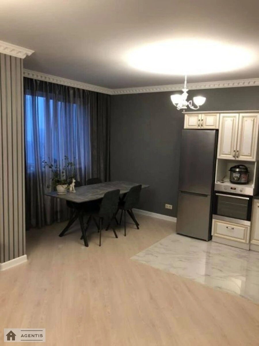 Apartment for rent. 2 rooms, 78 m², 11 floor/25 floors. 18, Voskresenska 18, Kyiv. 