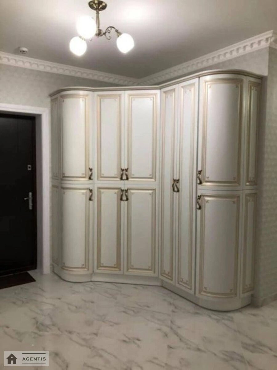 Сдам квартиру. 2 rooms, 78 m², 11 floor/25 floors. 18, Воскресенская 18, Киев. 