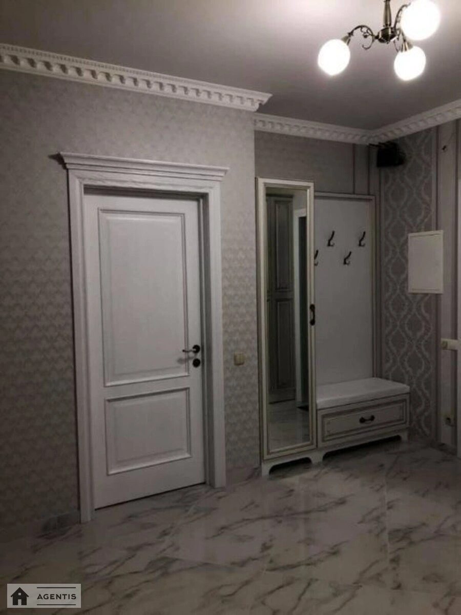 Сдам квартиру. 2 rooms, 78 m², 11 floor/25 floors. 18, Воскресенская 18, Киев. 