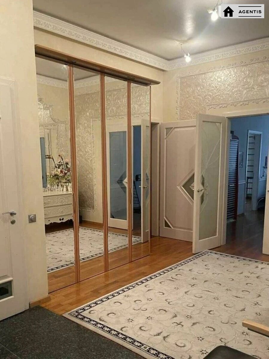 Apartment for rent. 4 rooms, 176 m², 1st floor/7 floors. 1, Sofijivska 1, Kyiv. 