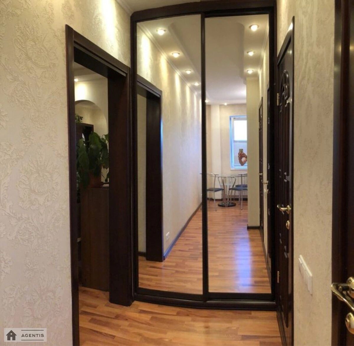 Apartment for rent. 3 rooms, 73 m², 6th floor/16 floors. 14, Arkhitektora Verbytskoho vul., Kyiv. 