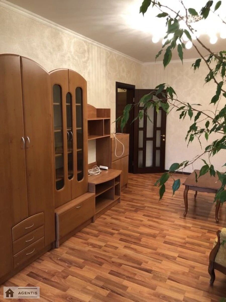 Apartment for rent. 3 rooms, 73 m², 6th floor/16 floors. 14, Arkhitektora Verbytskoho vul., Kyiv. 