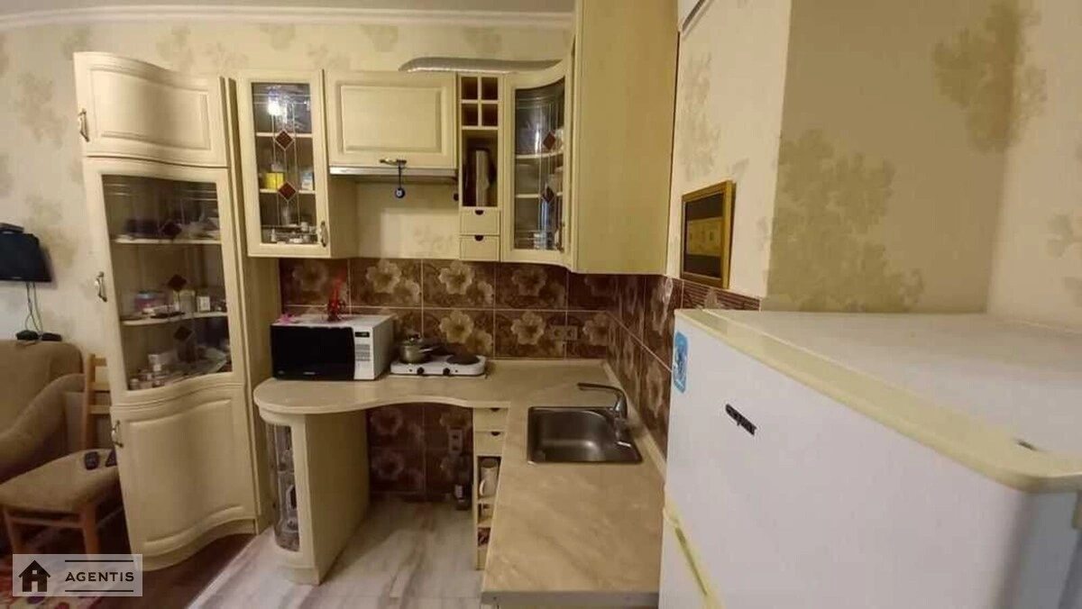 Apartment for rent. 1 room, 49 m², 2nd floor/24 floors. Volodymyra Naumovycha vul. Antonova-Ovsiyenka, Kyiv. 