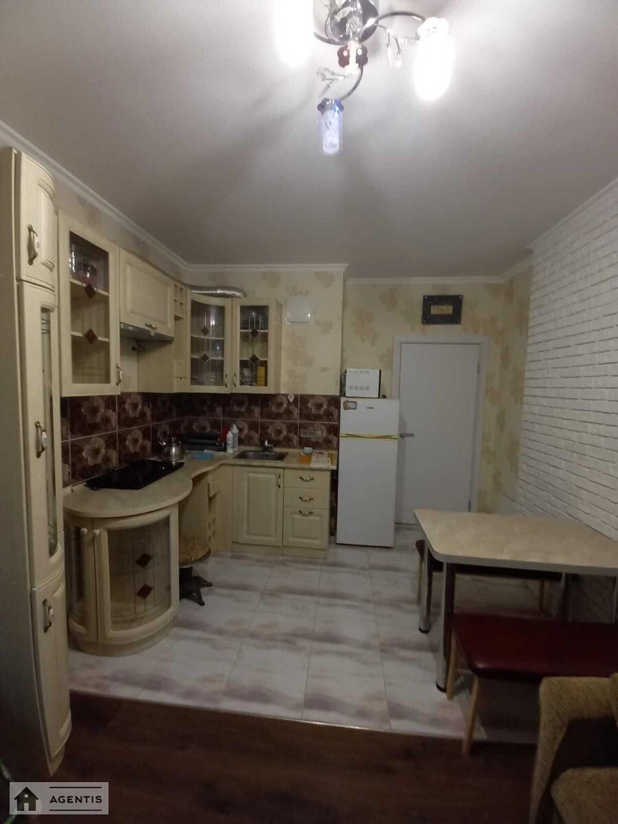 Apartment for rent. 1 room, 49 m², 2nd floor/24 floors. Volodymyra Naumovycha vul. Antonova-Ovsiyenka, Kyiv. 