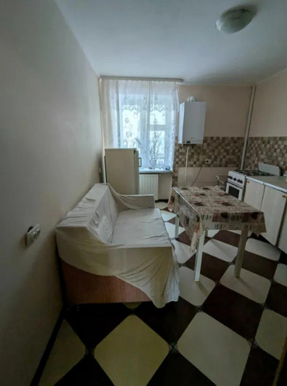 Apartments for sale. 2 rooms, 68 m², 2nd floor/10 floors. Bam, Ternopil. 
