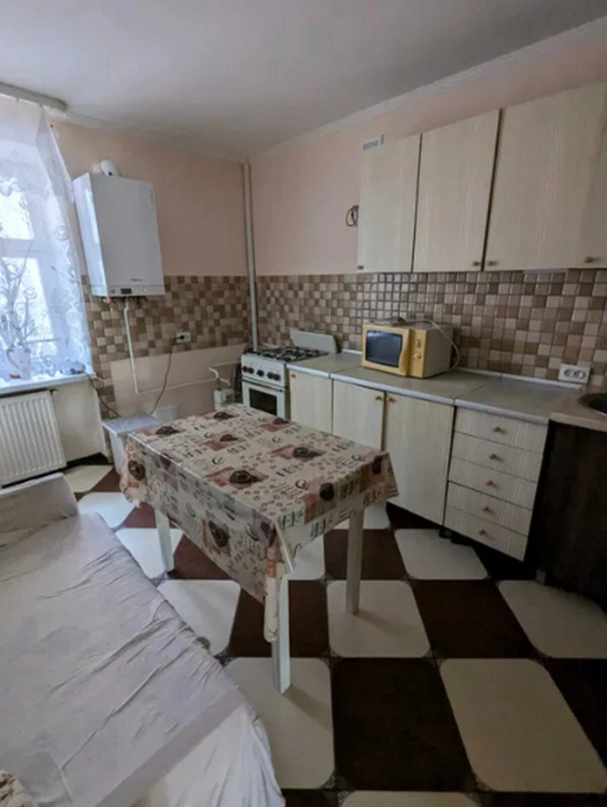 Продаж квартири. 2 rooms, 68 m², 2nd floor/10 floors. Бам, Тернопіль. 