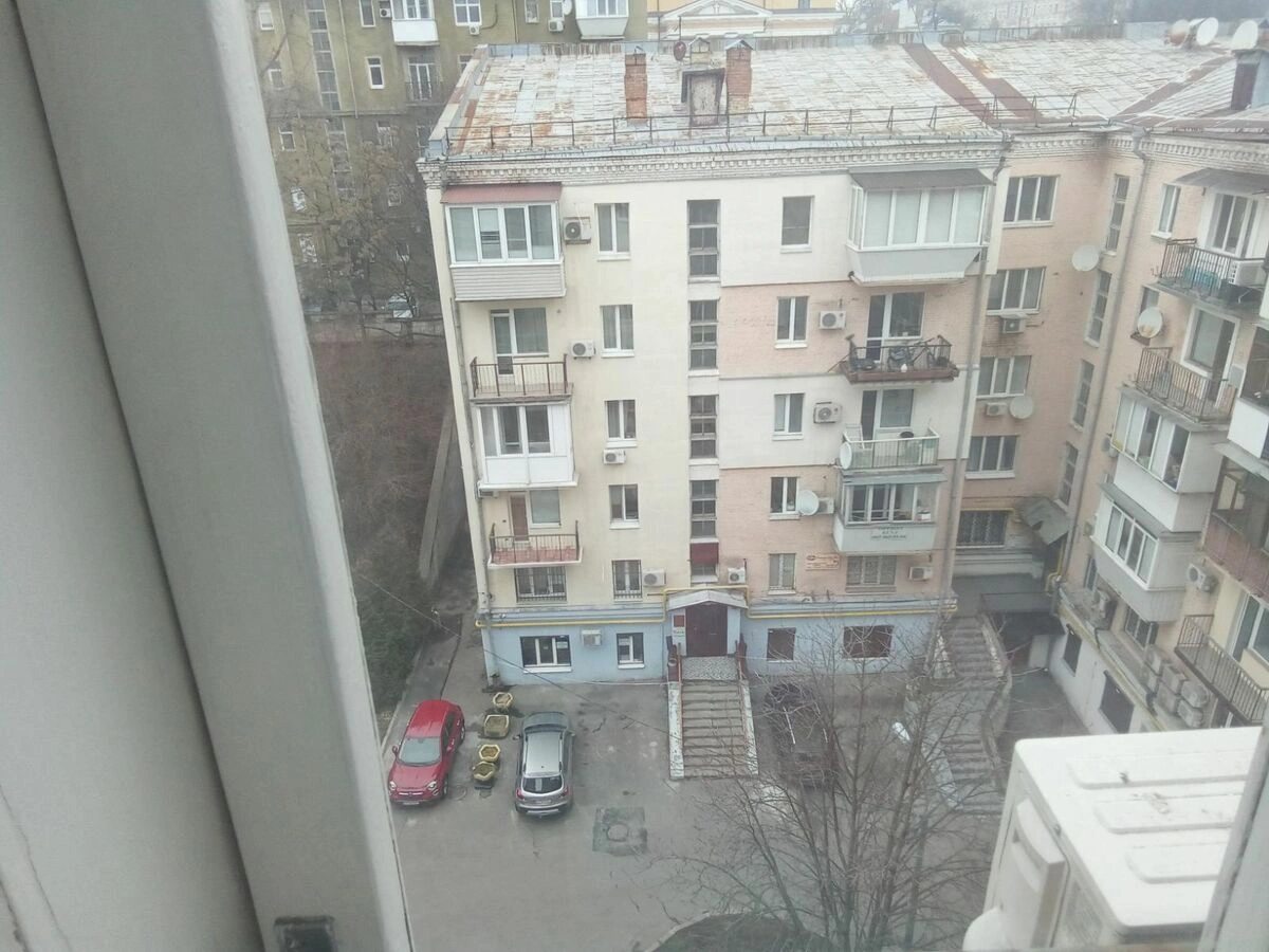 Сдам квартиру. 4 rooms, 111 m², 7th floor/10 floors. Крещатик 4, Киев. 