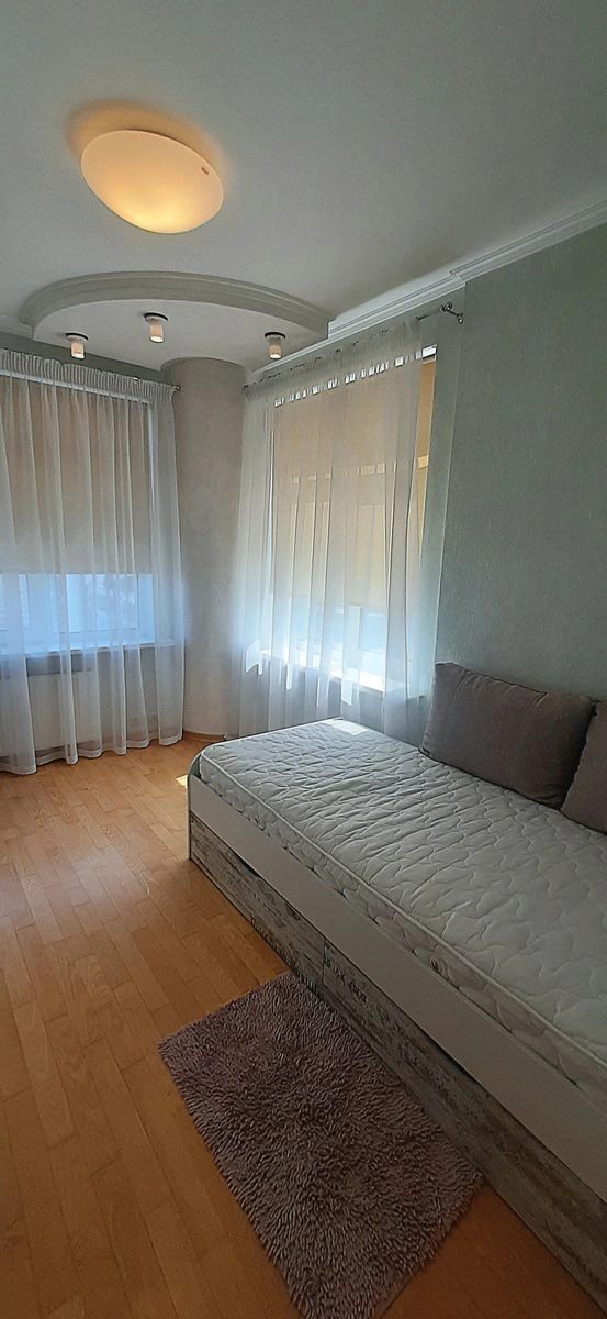 Apartment for rent. 4 rooms, 154 m², 17 floor/26 floors. 22, Lvivska 22, Kyiv. 