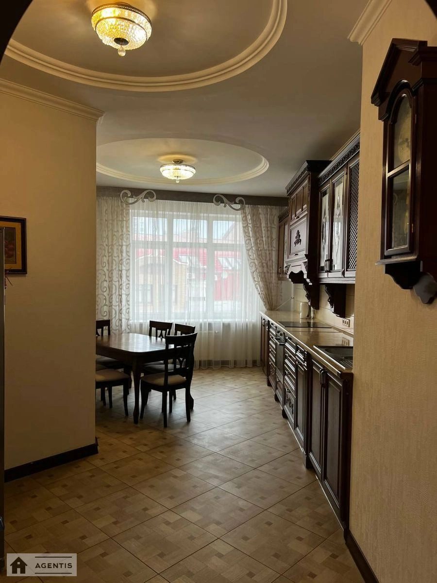 Сдам квартиру. 3 rooms, 100 m², 15 floor/22 floors. 36, Євгена Коновальця вул. (Щорса), Киев. 