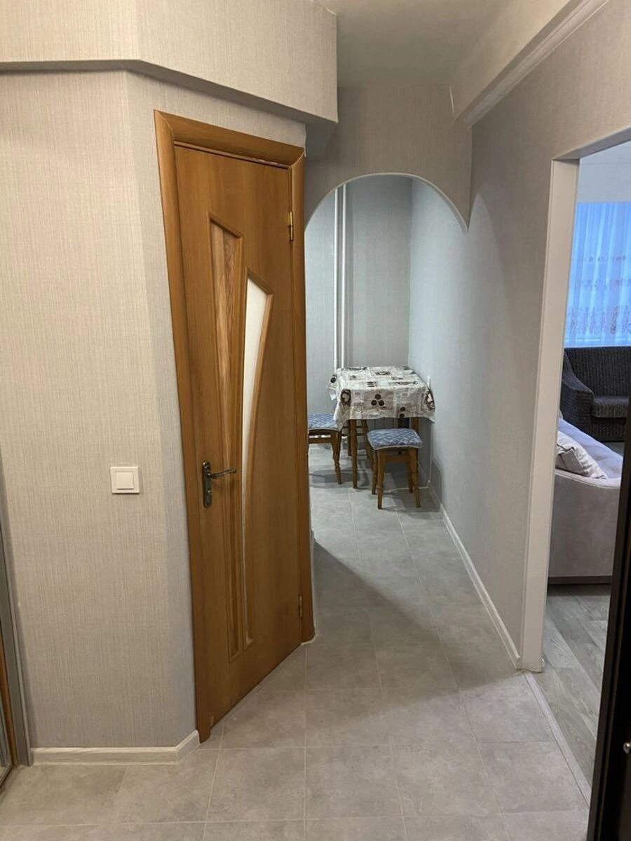 Apartment for rent. 1 room, 31 m², 1st floor/9 floors. 8, Yevhena Sverstyuka vul. Maryny Raskovoyi, Kyiv. 