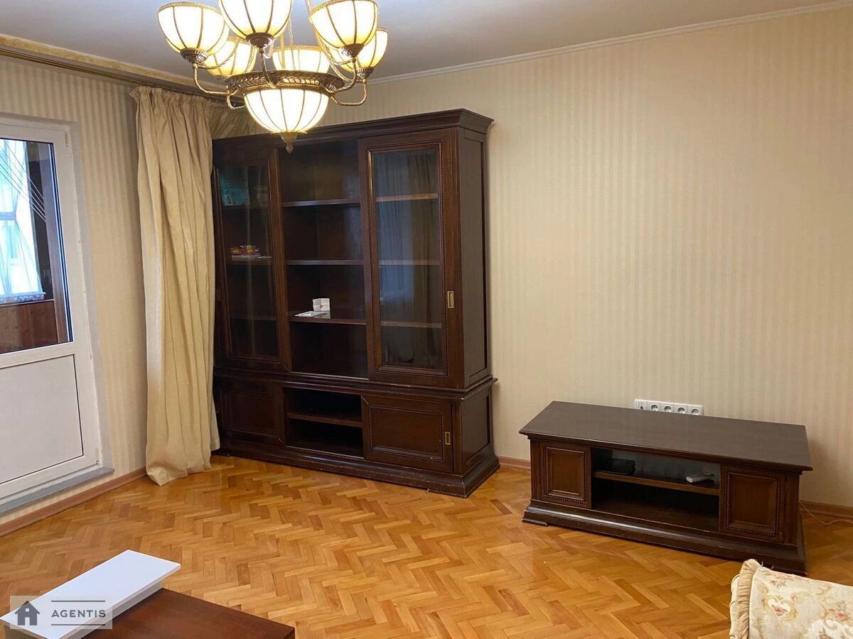 Apartment for rent. 3 rooms, 76 m², 2nd floor/10 floors. 11, Kadetskiy Gay 11, Kyiv. 