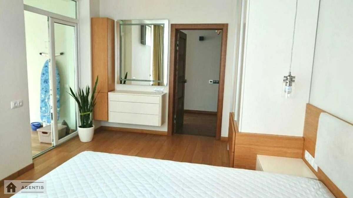 Apartment for rent. 3 rooms, 120 m², 10th floor/25 floors. 1, Zarichna 1, Kyiv. 