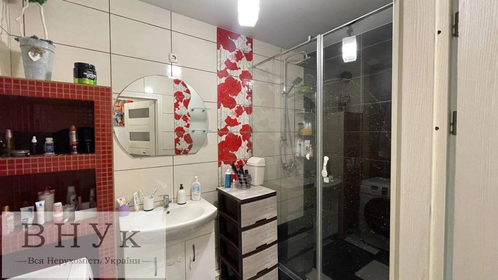 Продаж квартири 3 кімнати, 80 m², 2 пов./7 поверхів. Чернівецька вул., Тернопіль. 