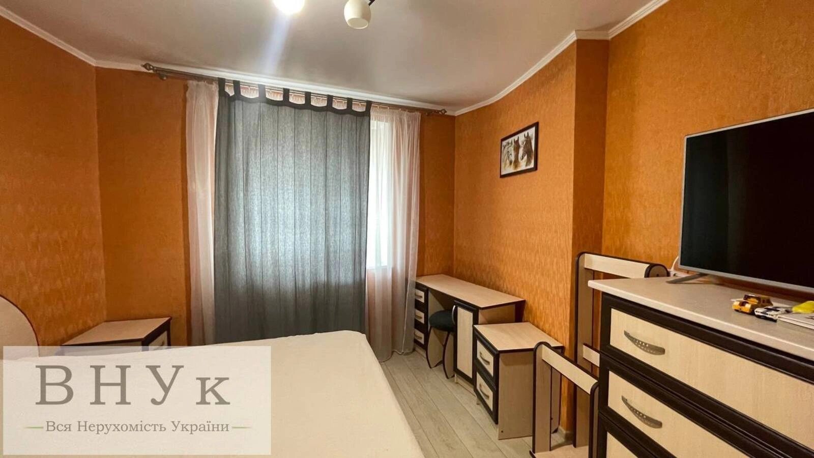 Продаж квартири 3 кімнати, 80 m², 2 пов./7 поверхів. Чернівецька вул., Тернопіль. 