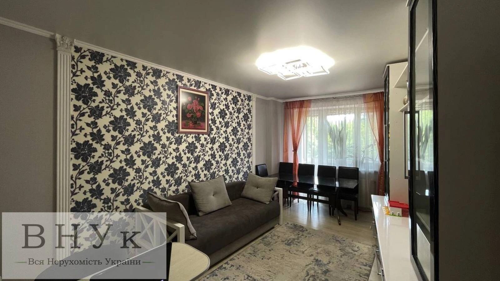 Apartments for sale. 3 rooms, 80 m², 2nd floor/7 floors. Chernivetska vul., Ternopil. 